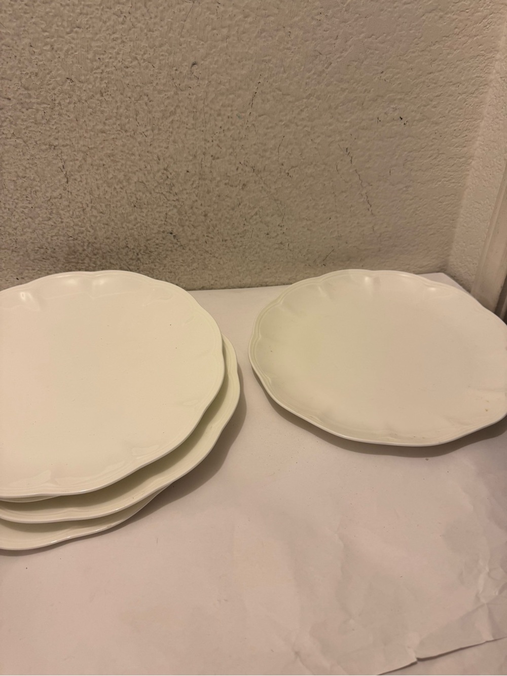 Lenox Cream Scalloped Edge Dinner Plates - Set of 5 G27
